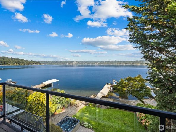528 W Lake Sammamish Parkway SE, Bellevue WA 98008