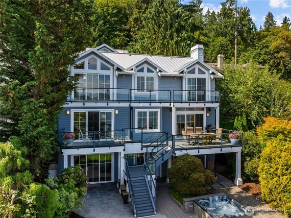 528 W Lake Sammamish Parkway SE, Bellevue WA 98008
