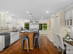 528 W Lake Sammamish Parkway SE, Bellevue WA 98008