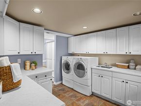 528 W Lake Sammamish Parkway SE, Bellevue WA 98008