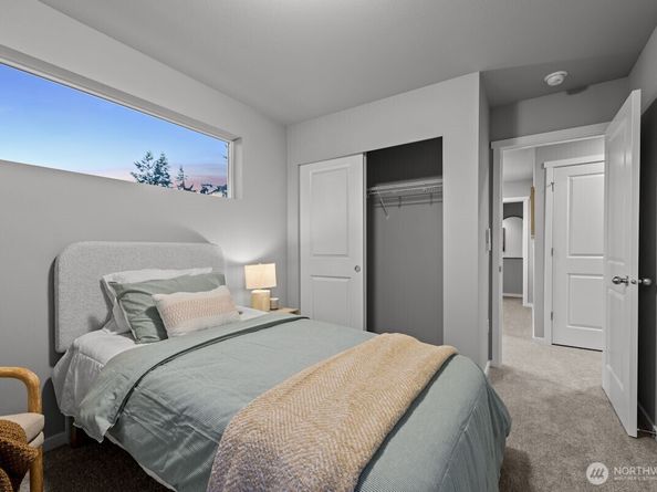7025 Rainier Drive B, Everett WA 98203