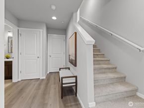 7025 Rainier Drive B, Everett WA 98203