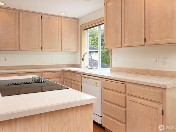 17310 37th Avenue W, Lynnwood WA 98037
