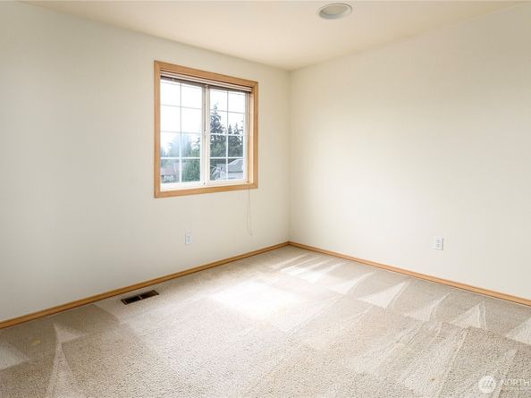 17310 37th Avenue W, Lynnwood WA 98037