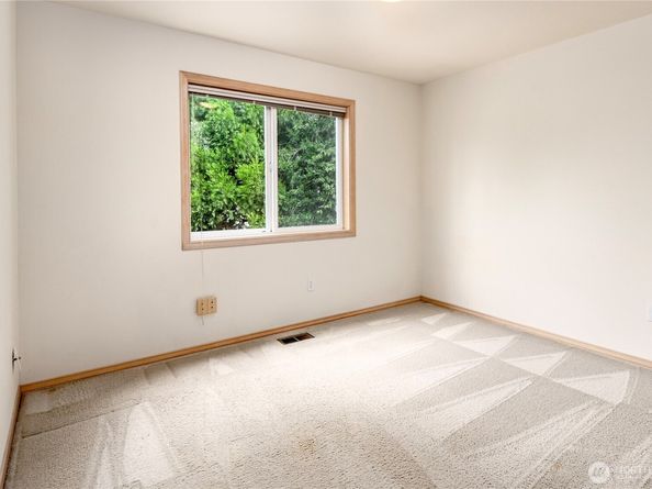 17310 37th Avenue W, Lynnwood WA 98037