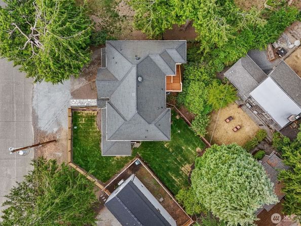 11300 Goodwin Way NE, Seattle WA 98125