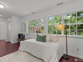 11300 Goodwin Way NE, Seattle WA 98125