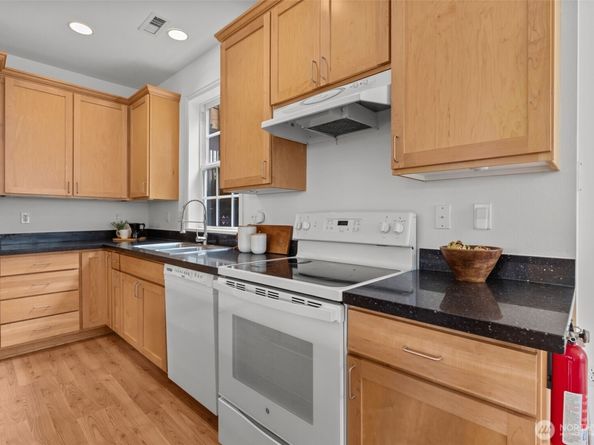 11300 Goodwin Way NE, Seattle WA 98125