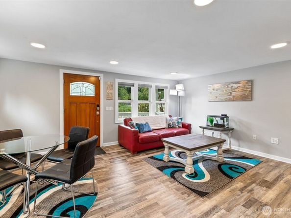 19320 176th Avenue NE, Woodinville WA 98072