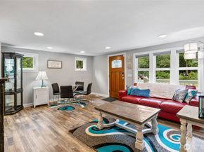 19320 176th Avenue NE, Woodinville WA 98072