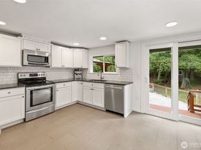 19320 176th Avenue NE, Woodinville WA 98072