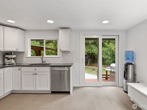 19320 176th Avenue NE, Woodinville WA 98072