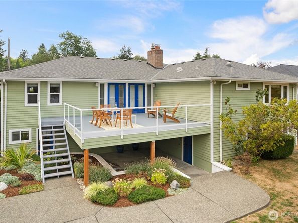16742 45th Avenue NE, Lake Forest Park WA 98155
