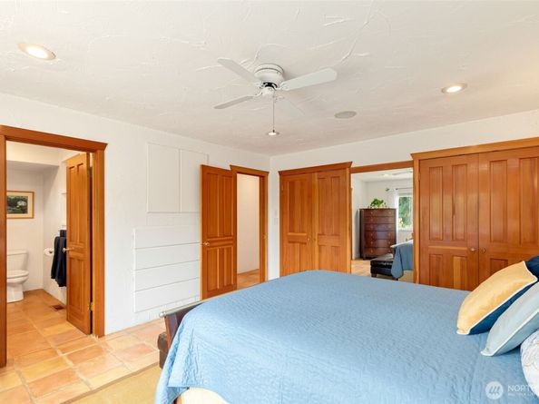 16742 45th Avenue NE, Lake Forest Park WA 98155