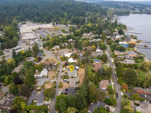 16742 45th Avenue NE, Lake Forest Park WA 98155