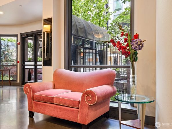 323 Queen Anne Avenue N 502, Seattle WA 98109