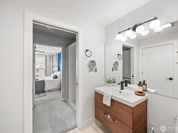 323 Queen Anne Avenue N 502, Seattle WA 98109