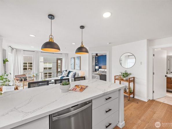 323 Queen Anne Avenue N 502, Seattle WA 98109