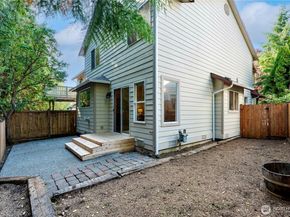 18809 SE 20th Dr, Bothell WA 98012