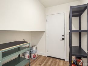 2113 6th Ave W B, Seattle WA 98119