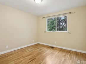 12224 SE 60th Place, Bellevue WA 98006