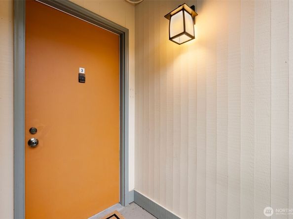 330 Grow Avenue NW C3, Bainbridge Island WA 98110