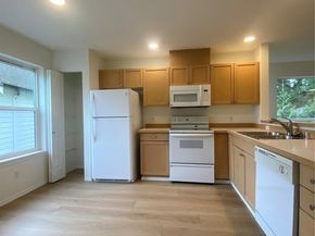 1600 121st Street SE J101, Everett WA 98208