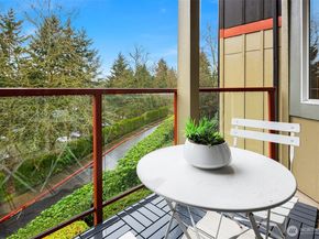 11058 NE 33rd Place D3, Bellevue WA 98004