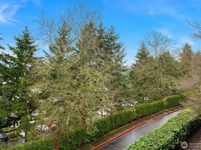 11058 NE 33rd Place D3, Bellevue WA 98004