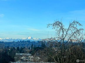 8627 112th Lane NE, Kirkland WA 98033