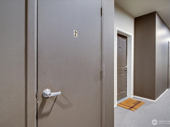 517 225th Lane NE E102, Sammamish WA 98074