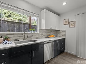 712 NW 95th Street, Seattle WA 98117