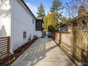 712 NW 95th Street, Seattle WA 98117