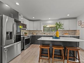 712 NW 95th Street, Seattle WA 98117