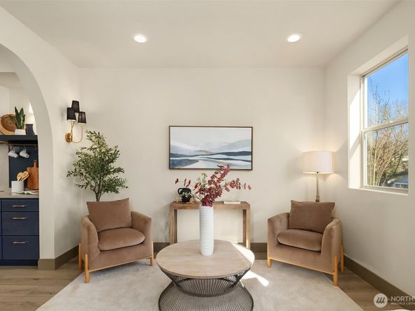 5037 25th Avenue SW, Seattle WA 98106