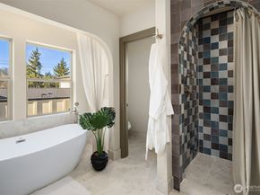 5037 25th Avenue SW, Seattle WA 98106