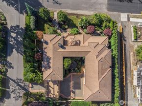 802 16th Avenue W, Kirkland WA 98033