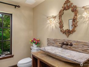 802 16th Avenue W, Kirkland WA 98033