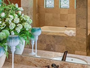 802 16th Avenue W, Kirkland WA 98033