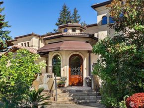 802 16th Avenue W, Kirkland WA 98033