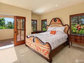 802 16th Avenue W, Kirkland WA 98033