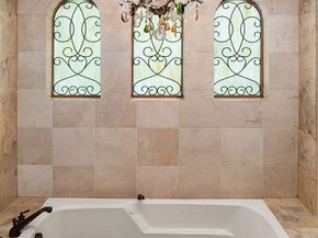 802 16th Avenue W, Kirkland WA 98033