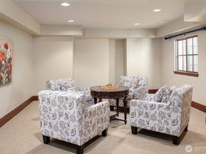 802 16th Avenue W, Kirkland WA 98033