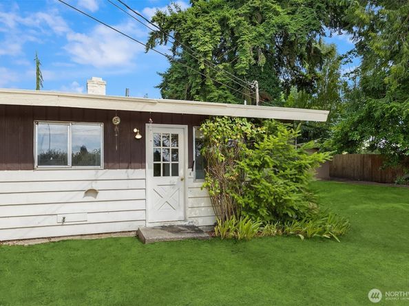 1816 114th Avenue NE, Bellevue WA 98004