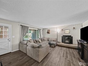 203 S 357th Street, Federal Way WA 98003