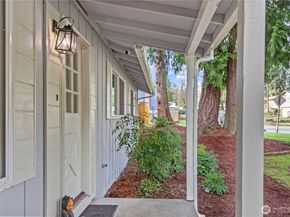 203 S 357th Street, Federal Way WA 98003