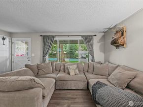 203 S 357th Street, Federal Way WA 98003