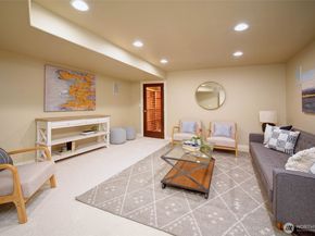 6145 93rd Avenue SE, Mercer Island WA 98040