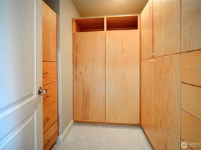 6145 93rd Avenue SE, Mercer Island WA 98040