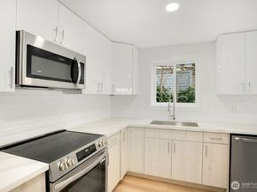 1028 Lakeview Boulevard E 4, Seattle WA 98102